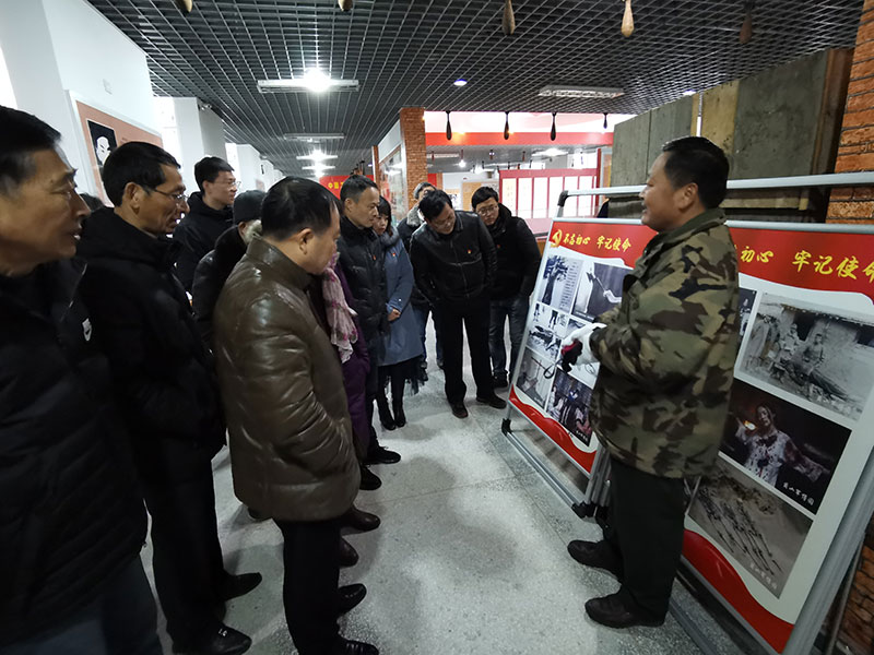 屯溪區(qū)委辦黨支部、屯溪城建投公司黨支部聯(lián)合開展主題黨日共建活動(dòng)
