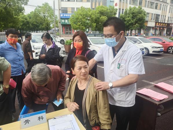 百姓健康系我心，黨員服務(wù)進(jìn)社區(qū)