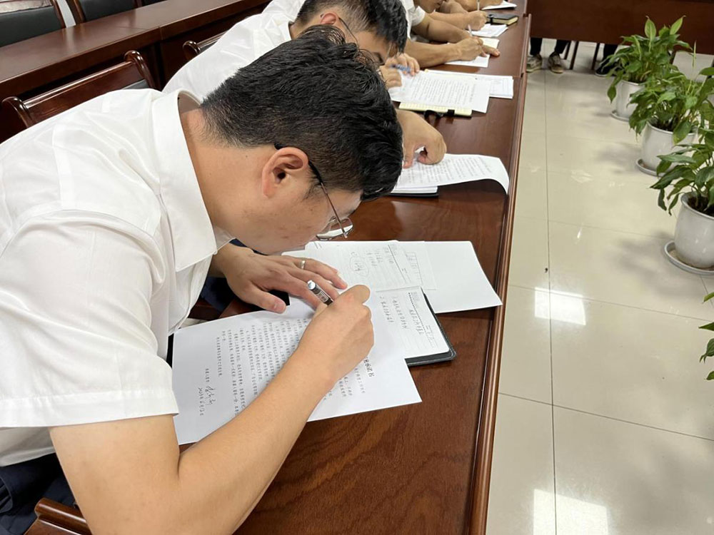 城建投公司召開全體員工大會暨安全生產(chǎn)、保密工作會議?