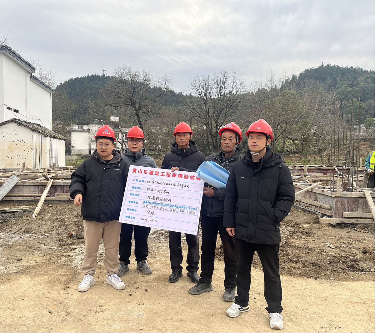 黨建引領進工地，支部聯(lián)動促發(fā)展
